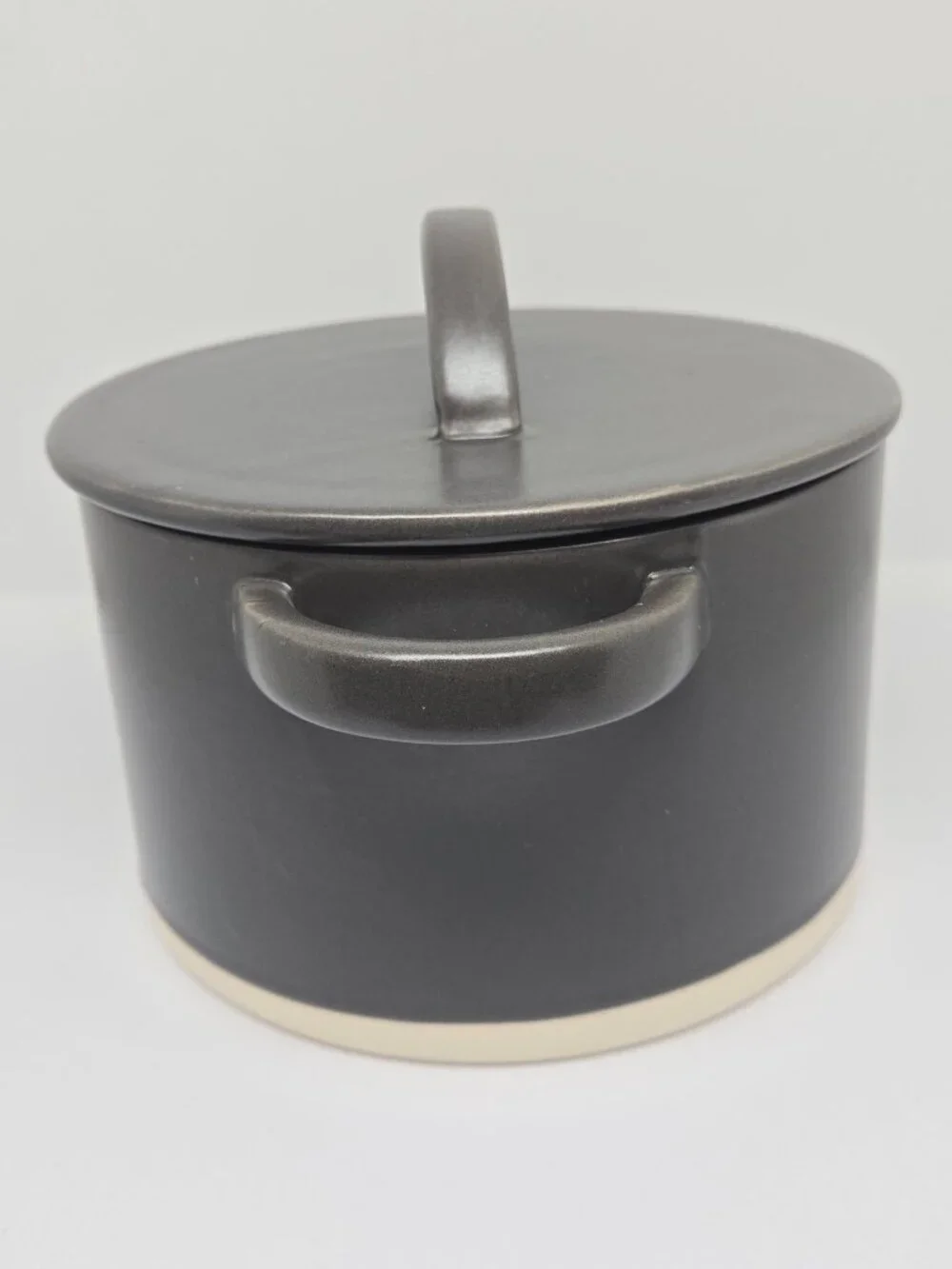 Terrain Bakeware, West Elm, Ceramic Stoneware Pot with Lid, Dark Brown
